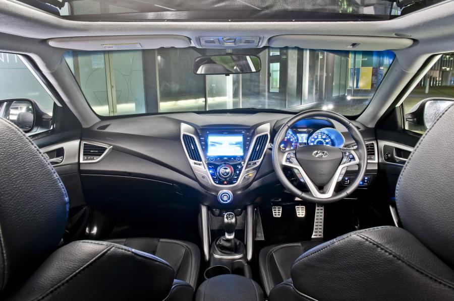  Hyundai Veloster 2012 года  (UK) (фото 32 из 59)